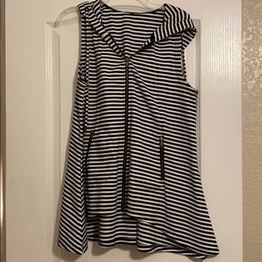 Hooded Black Striped Vest